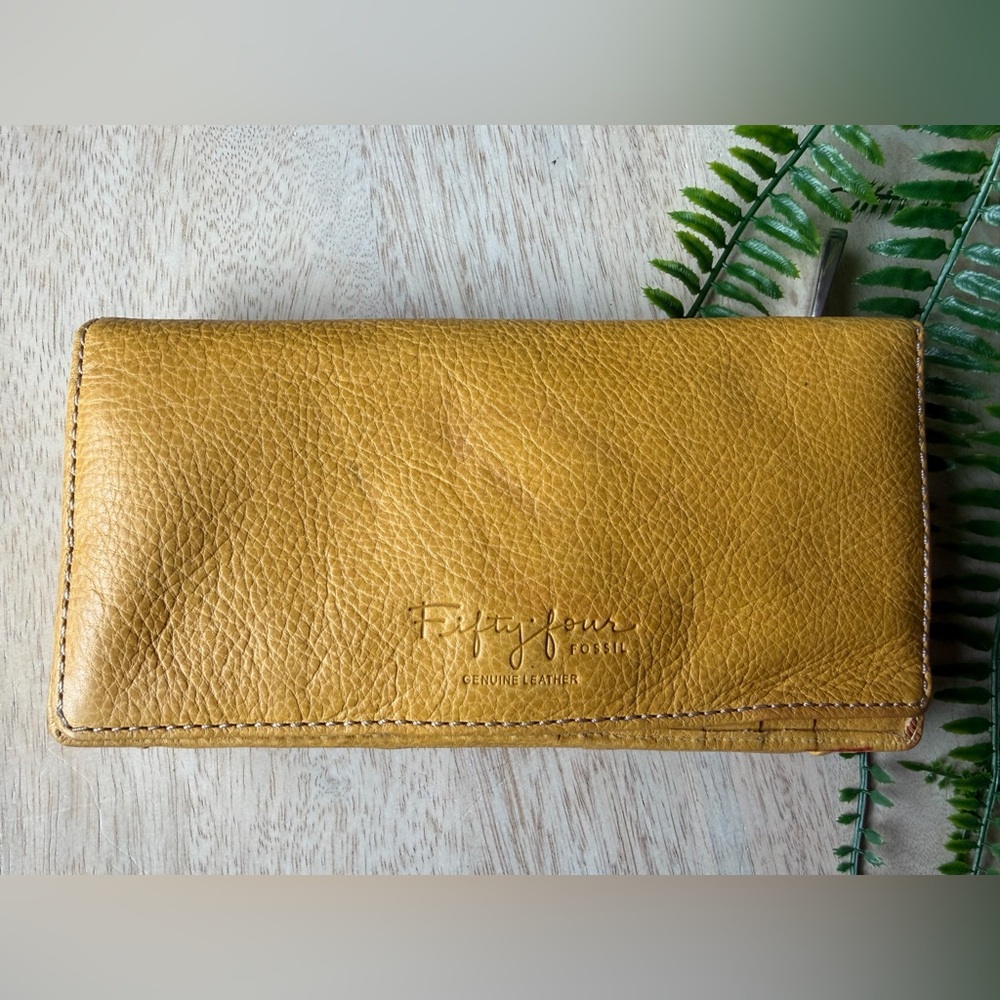 Fossil Fifty-four New Yellow Leather Wallet Clutch - Picture 2 of 6